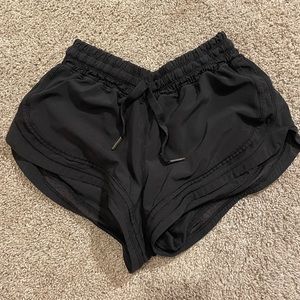 Black lululemon shorts 2.5 inch size 4
